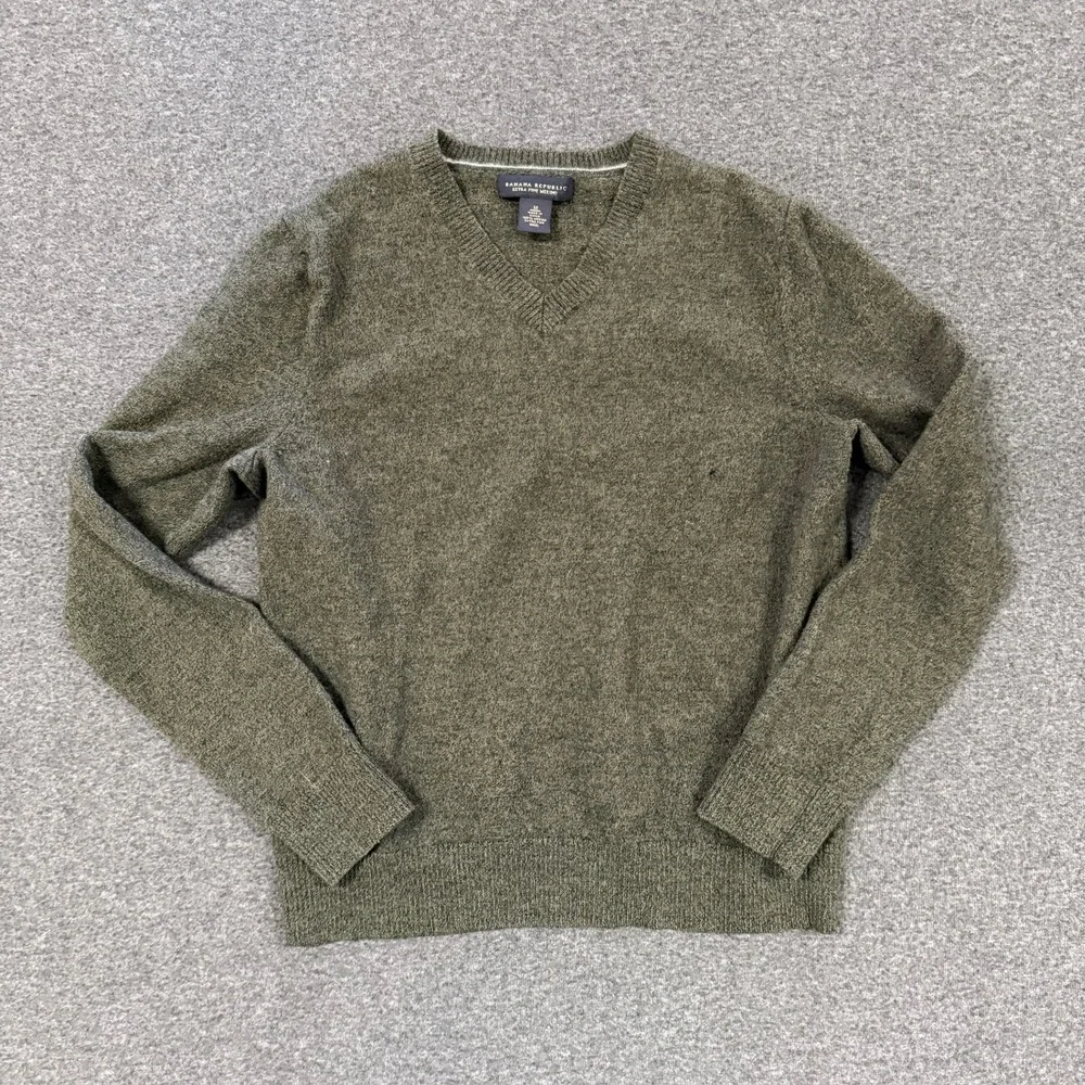 Banana Republic V-Neck Sweater Mens M Green Good Merino Wool Knit